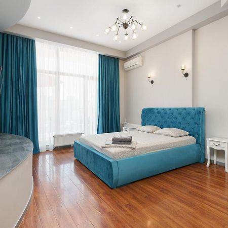 Arcadia Palace 2-Bedrooms Apartment With Terrace โอเดสซา ภายนอก รูปภาพ