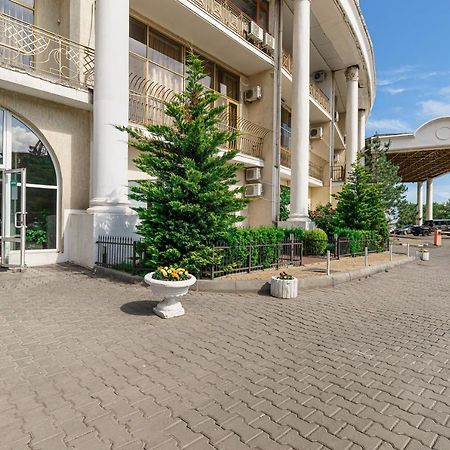 Arcadia Palace 2-Bedrooms Apartment With Terrace โอเดสซา ภายนอก รูปภาพ
