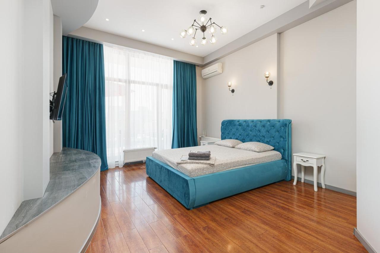 Arcadia Palace 2-Bedrooms Apartment With Terrace โอเดสซา ภายนอก รูปภาพ