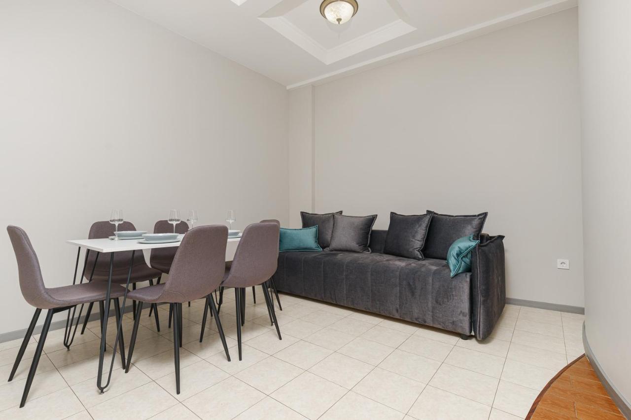 Arcadia Palace 2-Bedrooms Apartment With Terrace โอเดสซา ภายนอก รูปภาพ