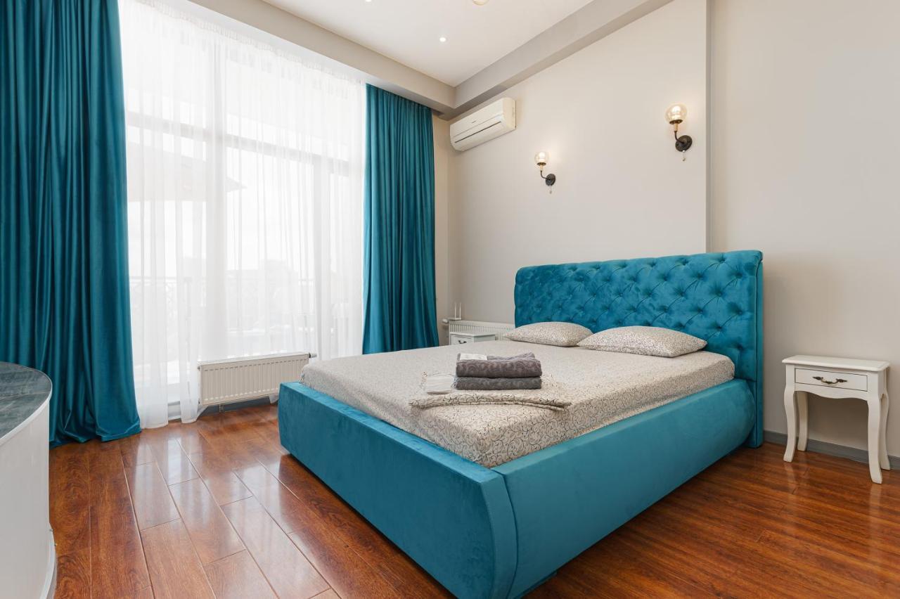 Arcadia Palace 2-Bedrooms Apartment With Terrace โอเดสซา ภายนอก รูปภาพ