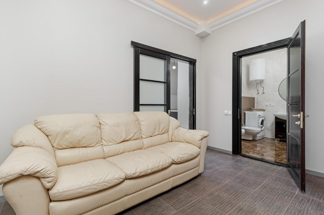 Arcadia Palace 2-Bedrooms Apartment With Terrace โอเดสซา ภายนอก รูปภาพ