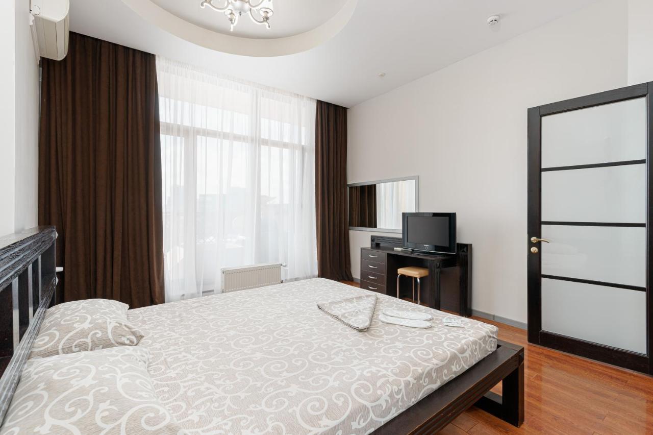 Arcadia Palace 2-Bedrooms Apartment With Terrace โอเดสซา ภายนอก รูปภาพ